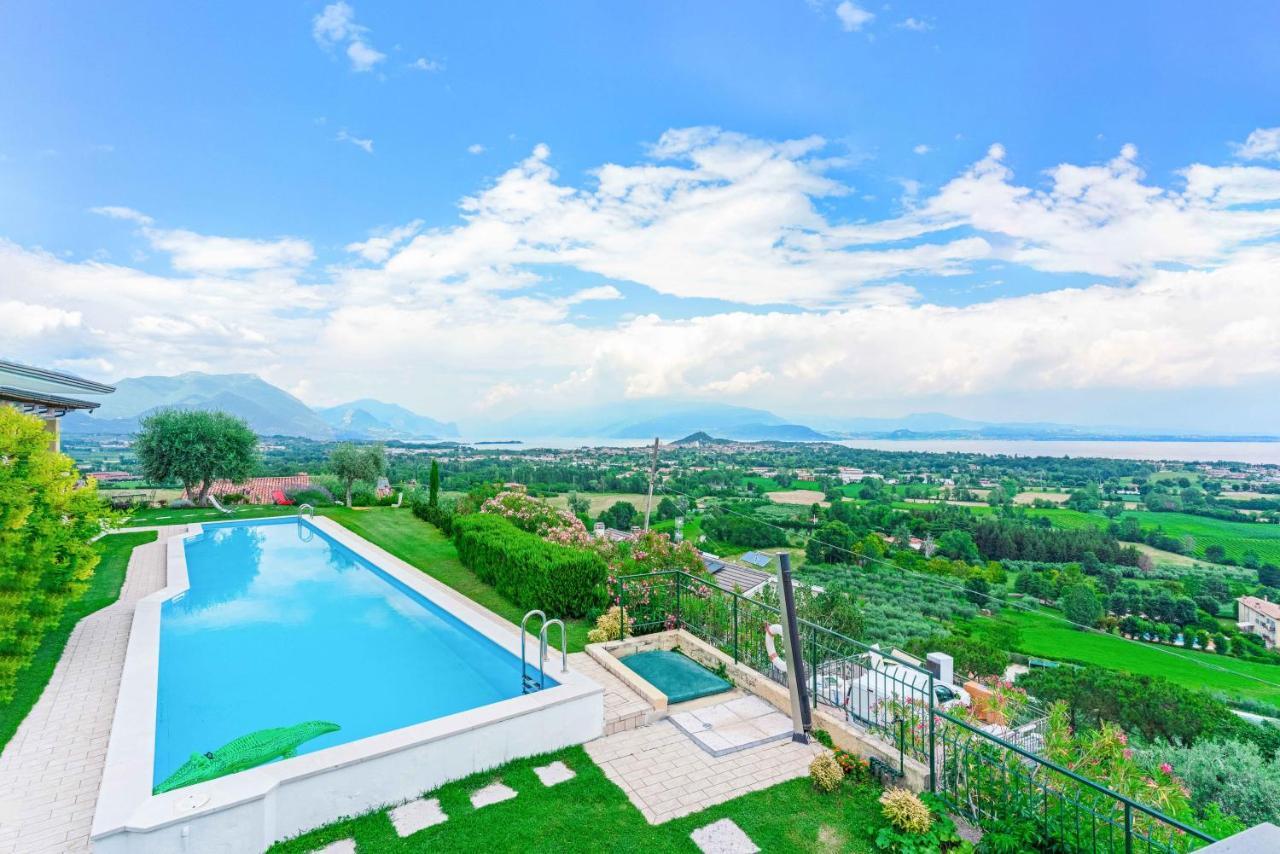 فيلا Piscina Panoramica - La Casa Volante سويانو ديل لاغو المظهر الخارجي الصورة