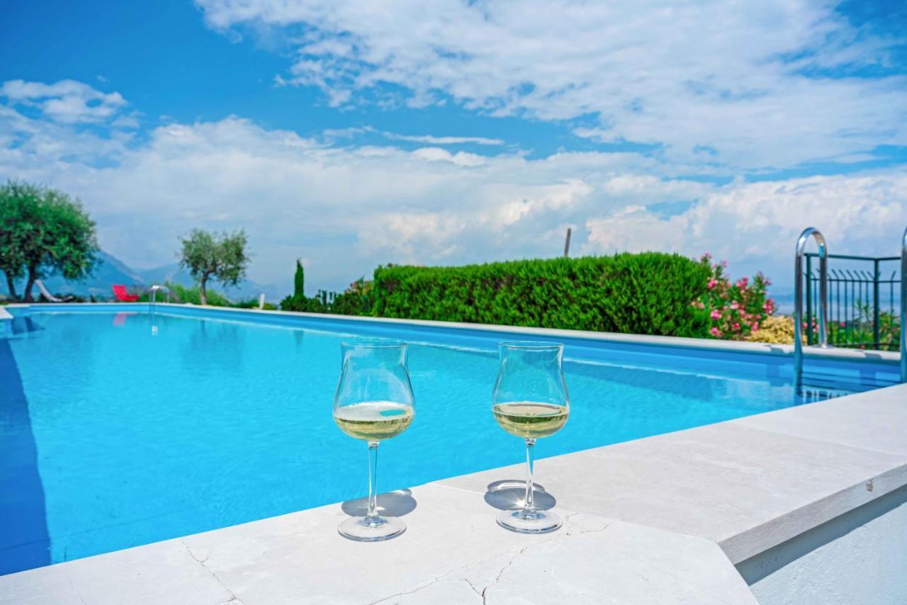 فيلا Piscina Panoramica - La Casa Volante سويانو ديل لاغو المظهر الخارجي الصورة