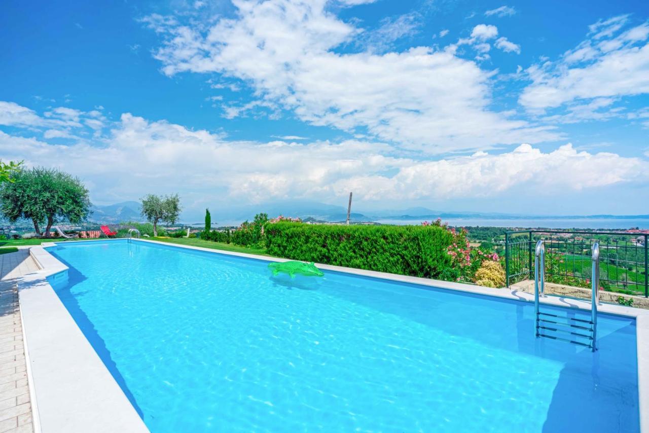 فيلا Piscina Panoramica - La Casa Volante سويانو ديل لاغو المظهر الخارجي الصورة